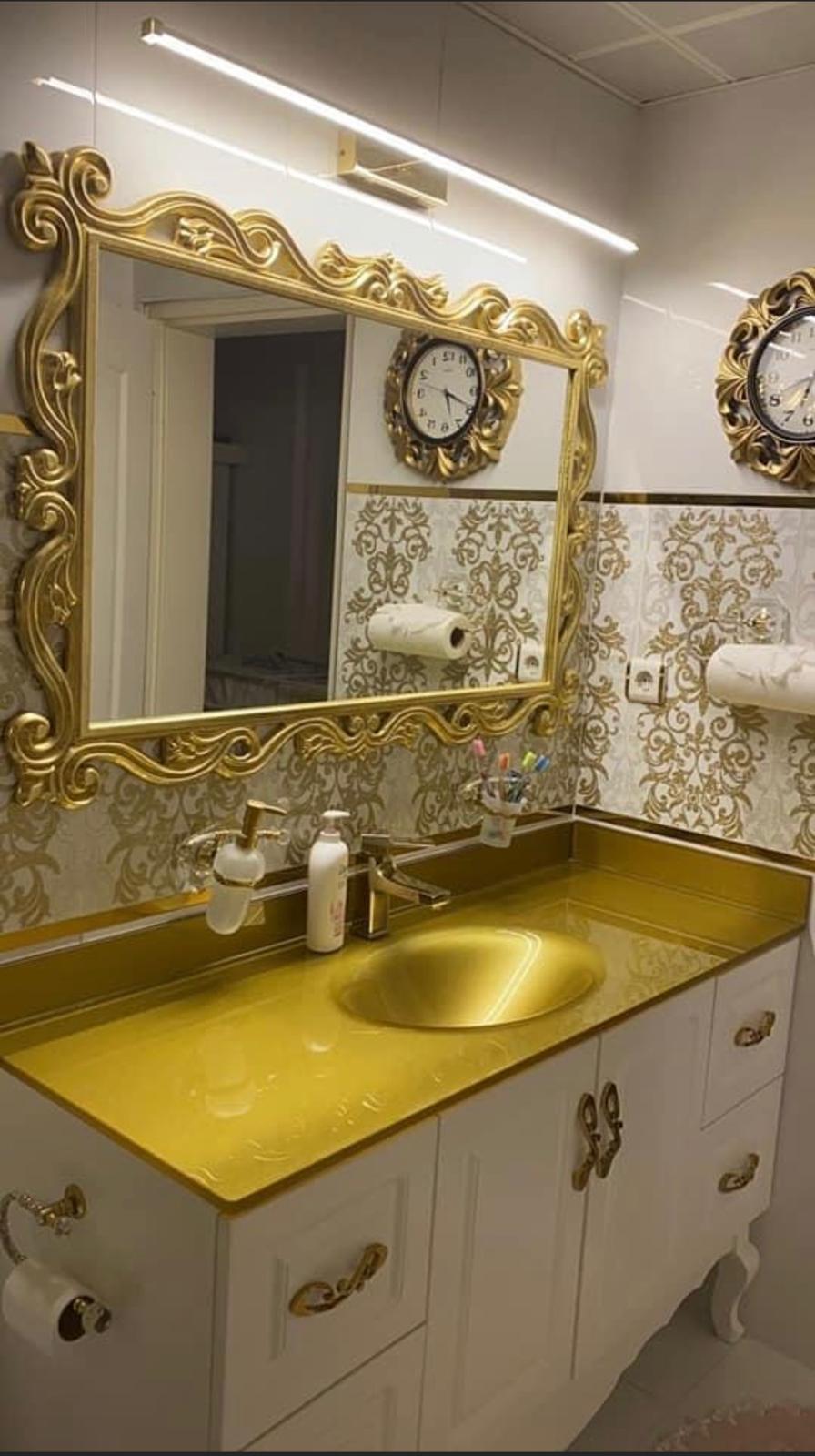 Ahşap Çerçeveli Büyük Ayna Banyo