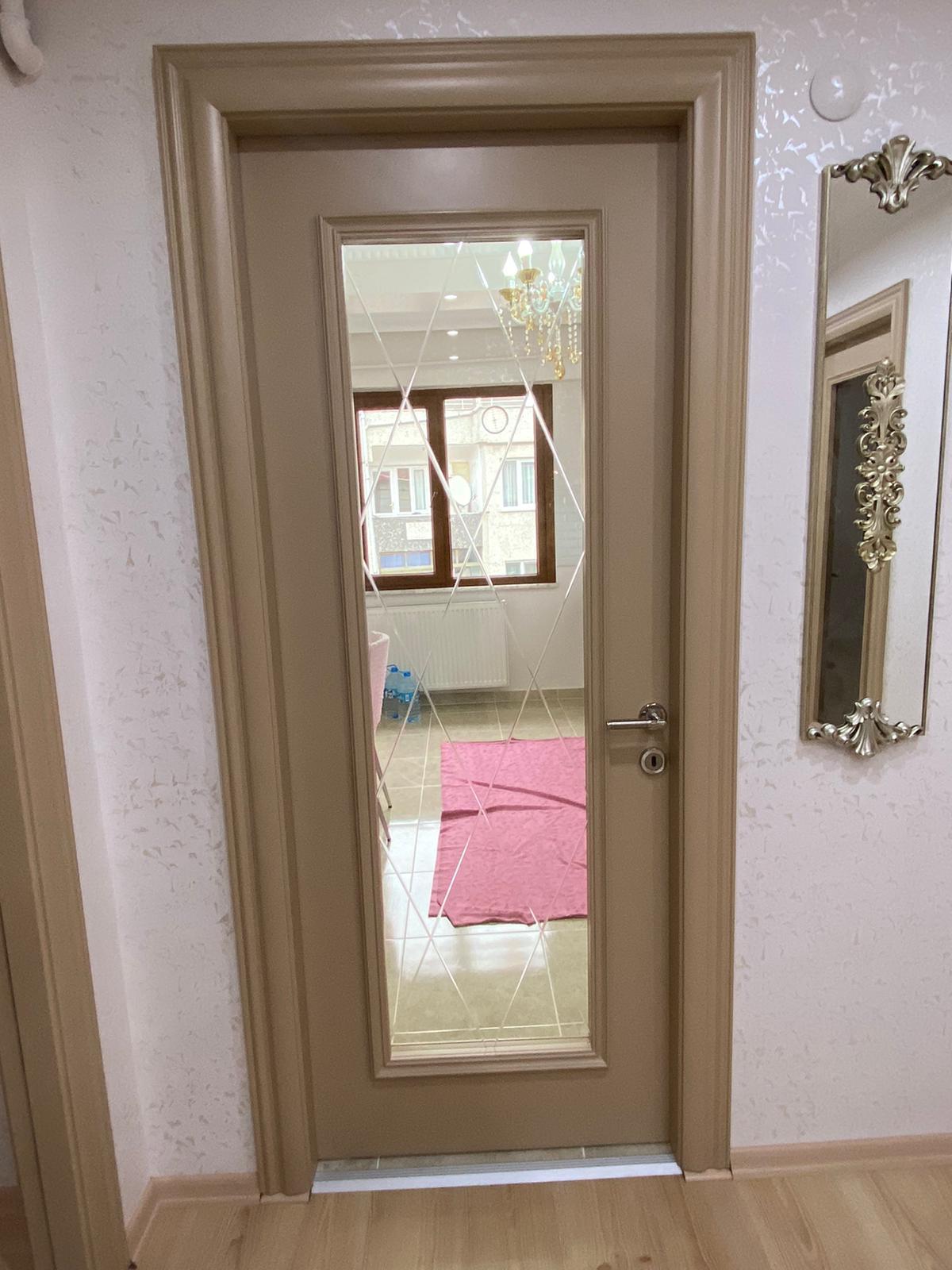 Modern Beyaz Kapı Siyah Kol