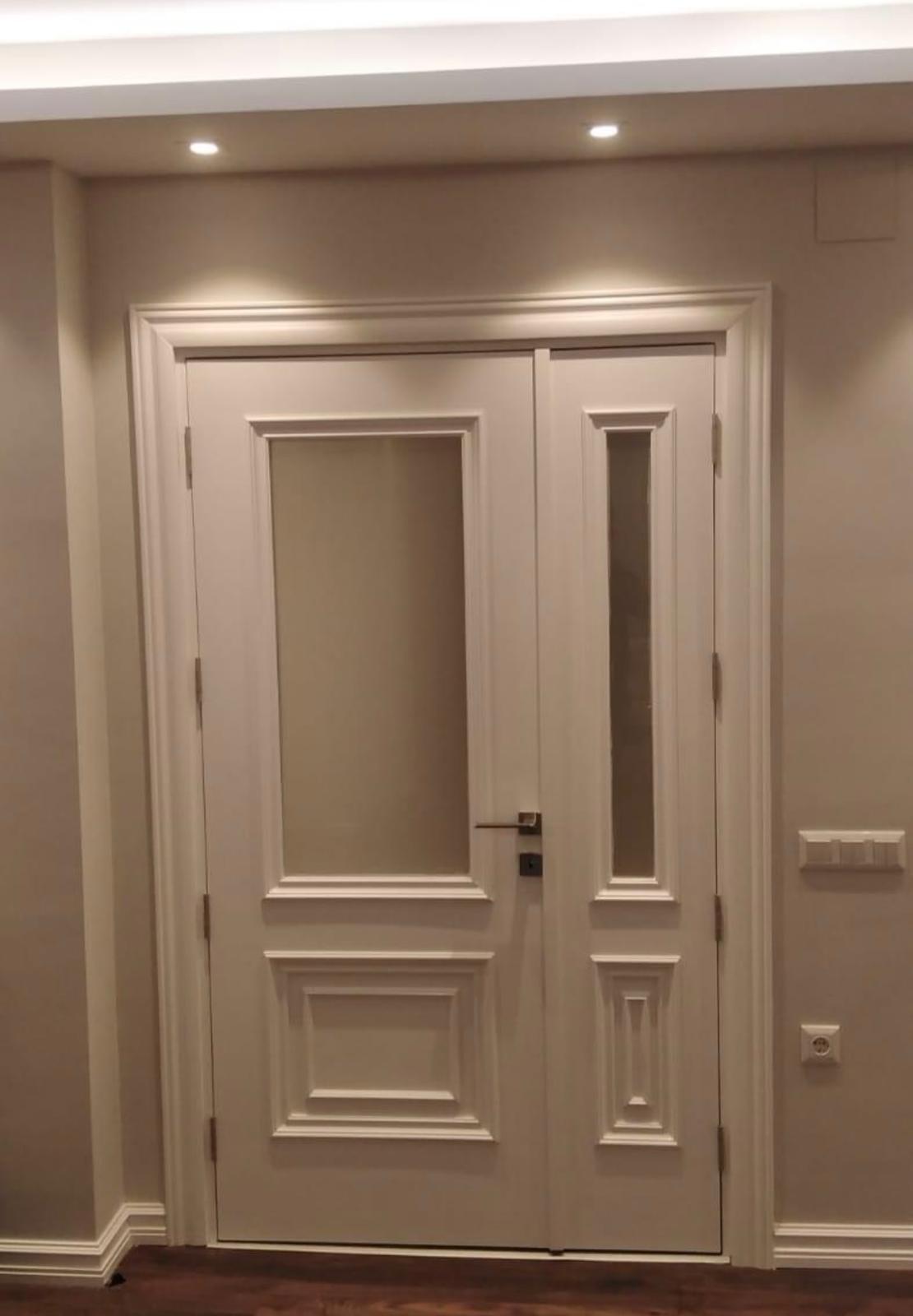 Modern Beyaz Kapı Siyah Kol