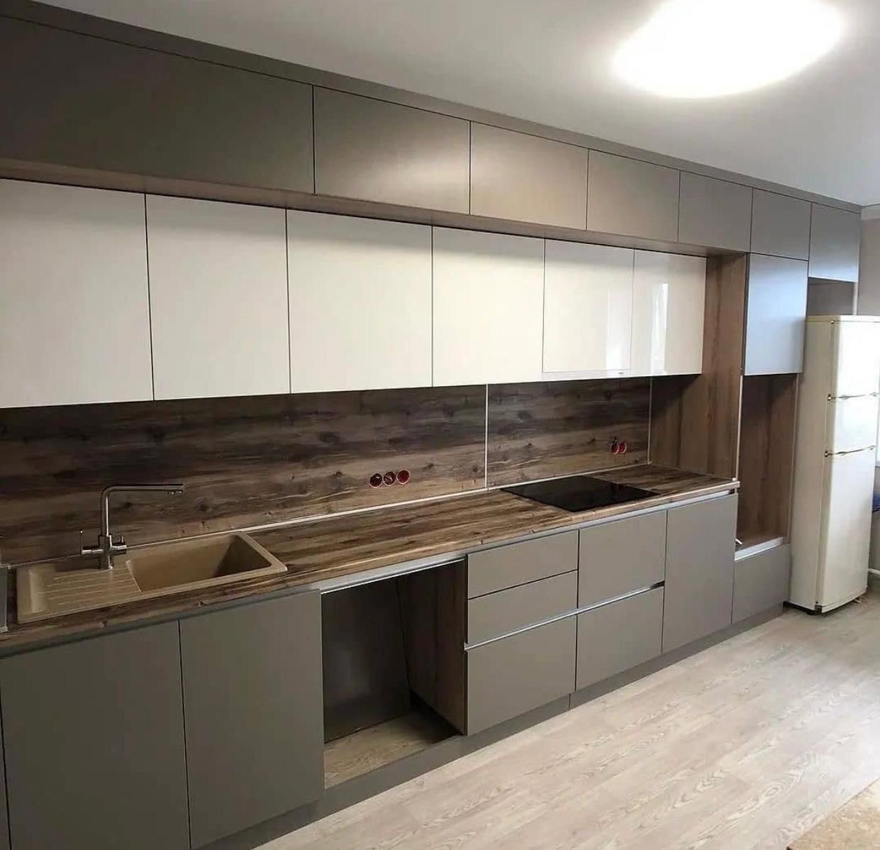 Ahşap ve Gri Modern Mutfak