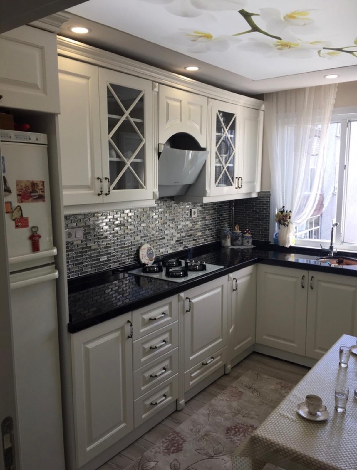 Ahşap ve Gri Modern Mutfak